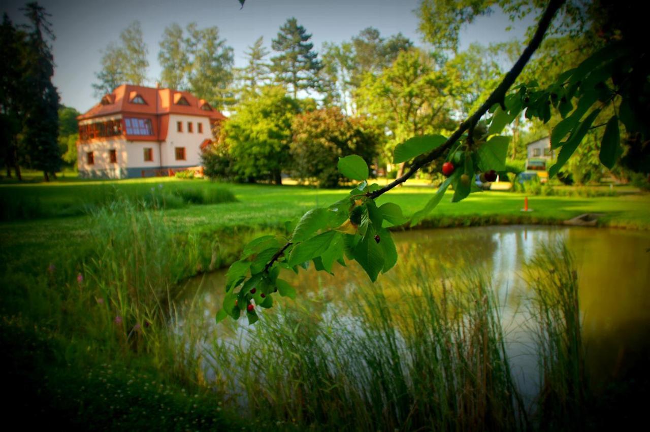 Hotel U Parku Hořovice Esterno foto