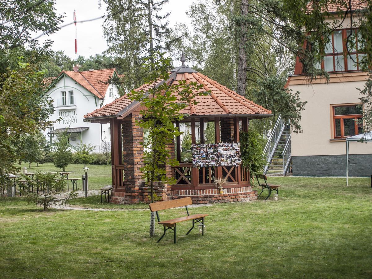 Hotel U Parku Hořovice Esterno foto