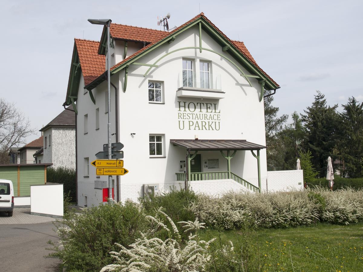 Hotel U Parku Hořovice Esterno foto